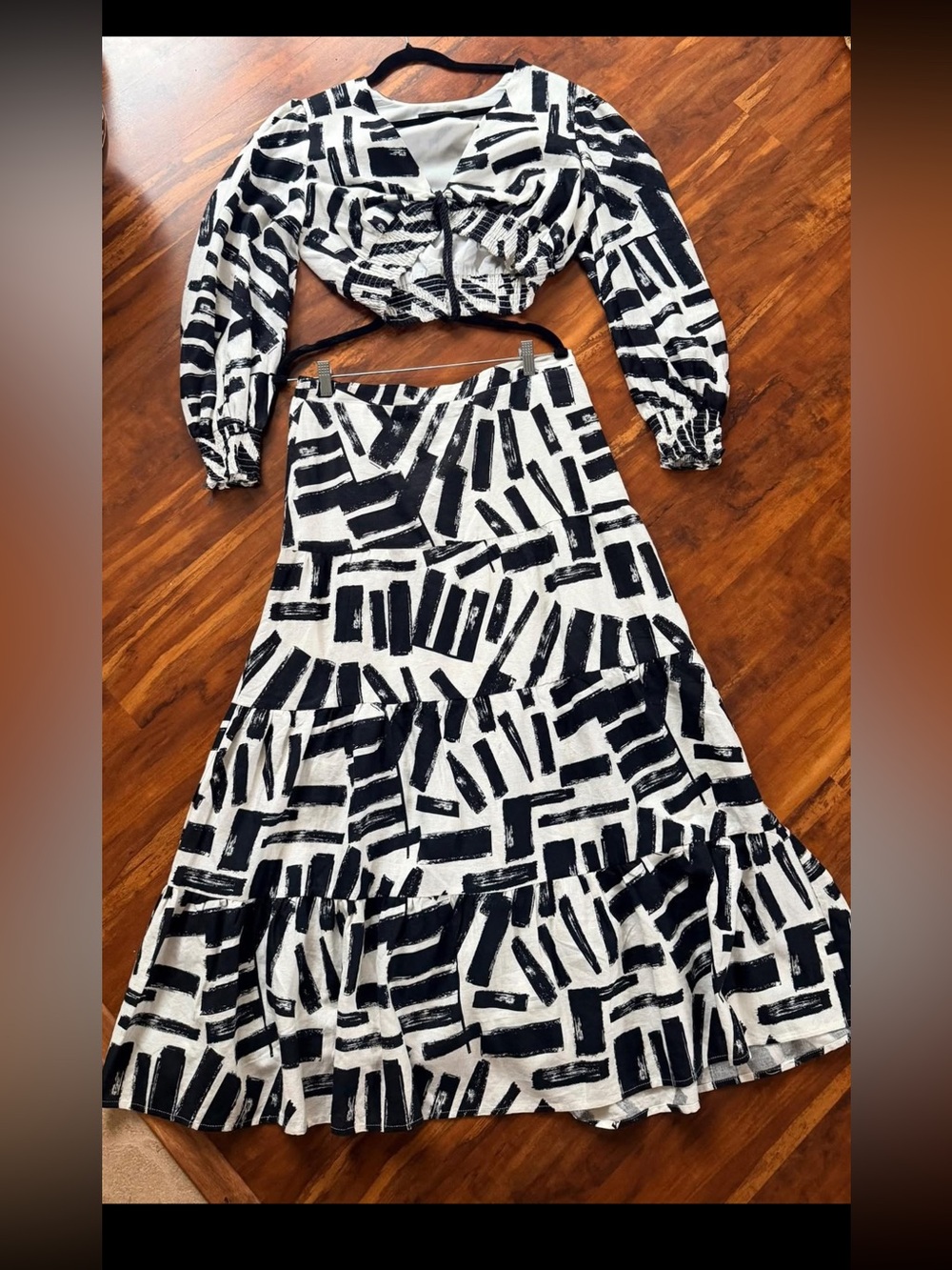 House of Harlow 1960 Black & White Abstract Tiered Maxi Skirt